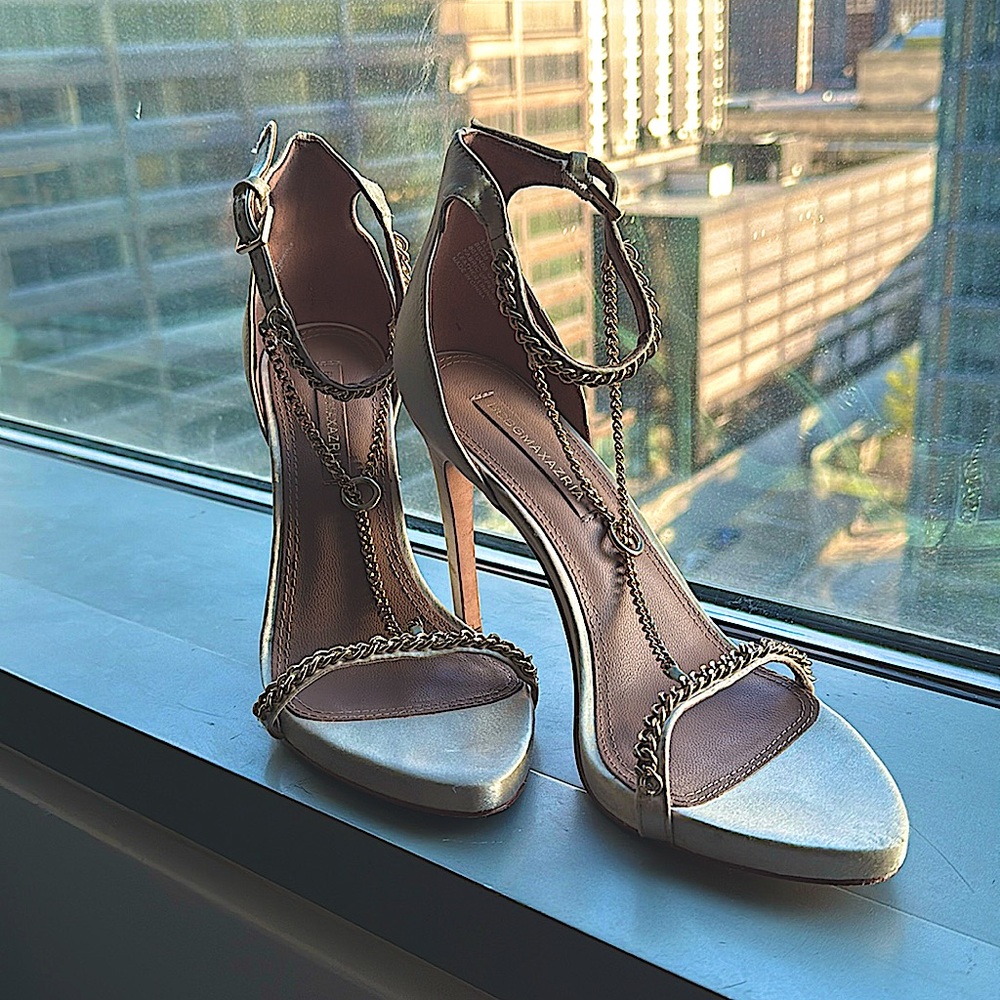 BCBG Ella Champagne Satin Chain Stiletto sz 8